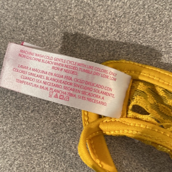 No Boundaries - Lace tank top. Size S - Picture 5 of 8